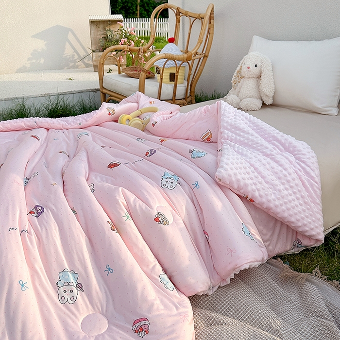 91家纺网 家纺一手货源 找家纺 小芽家居 2025新款儿童豆豆被被子被芯 甜梦粉