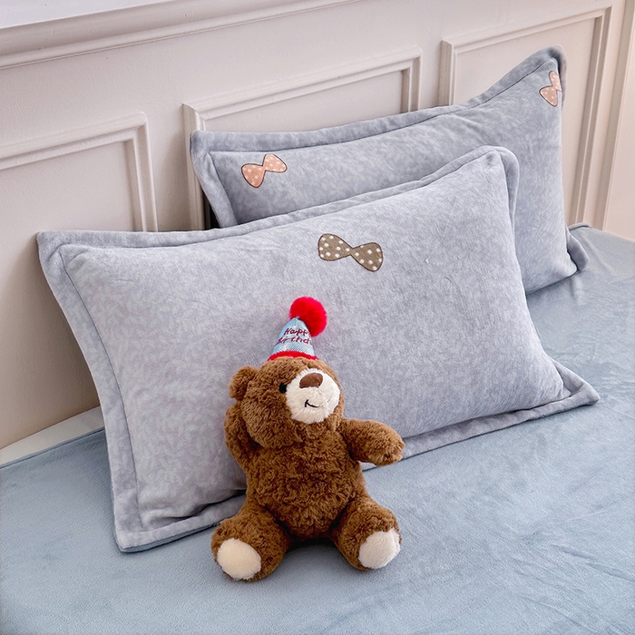 91家纺网 家纺一手货源 找家纺 家贝爱 2025新款A类牛奶绒印花四件套 好伙伴