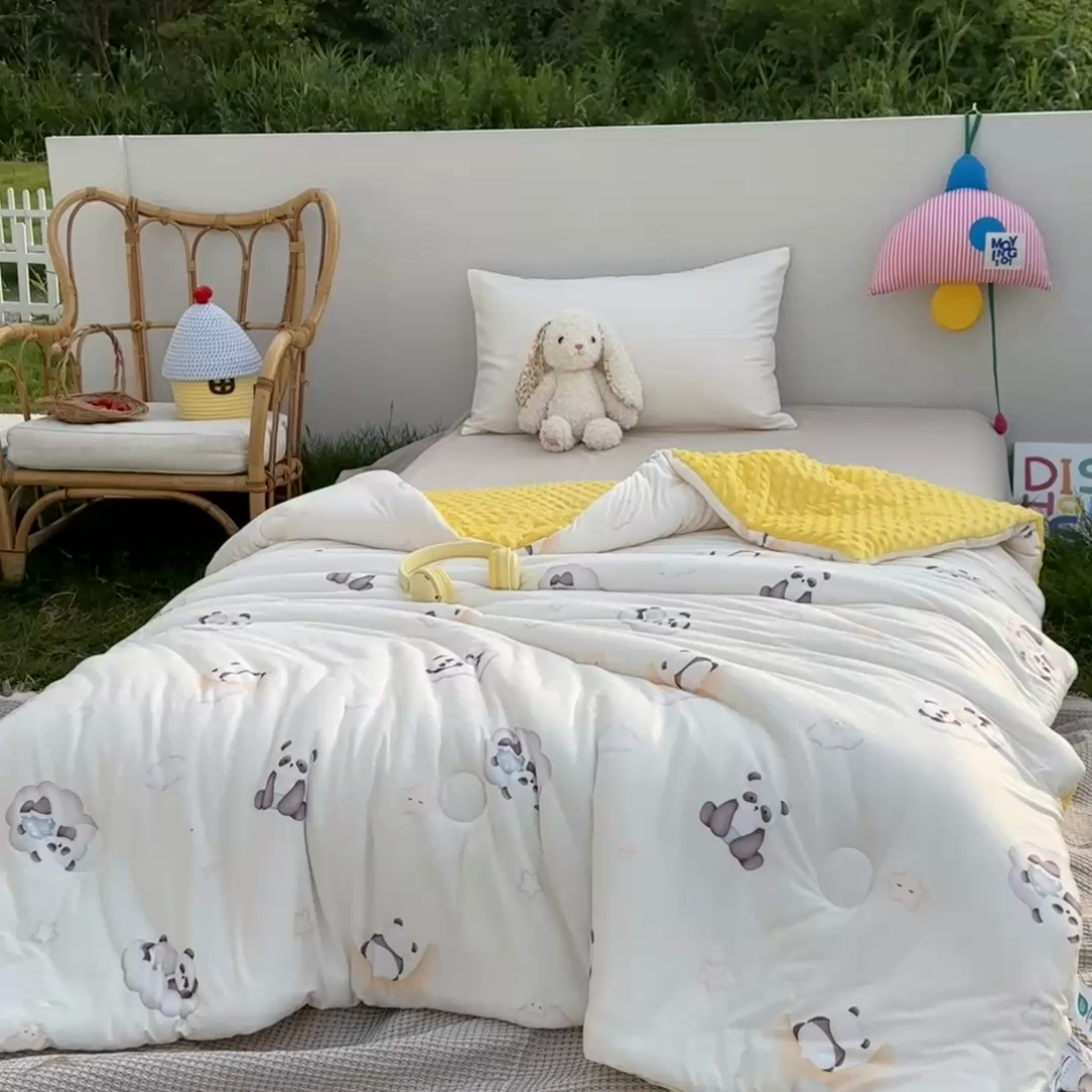 91家纺网 家纺一手货源 找家纺 小芽家居 2025新款儿童豆豆被被子被芯 熊猫乐园-白