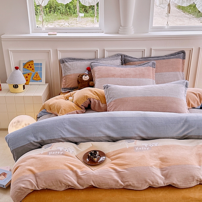 91家纺网 家纺一手货源 找家纺 家贝爱 2025新款A类牛奶绒印花四件套 欢乐之旅