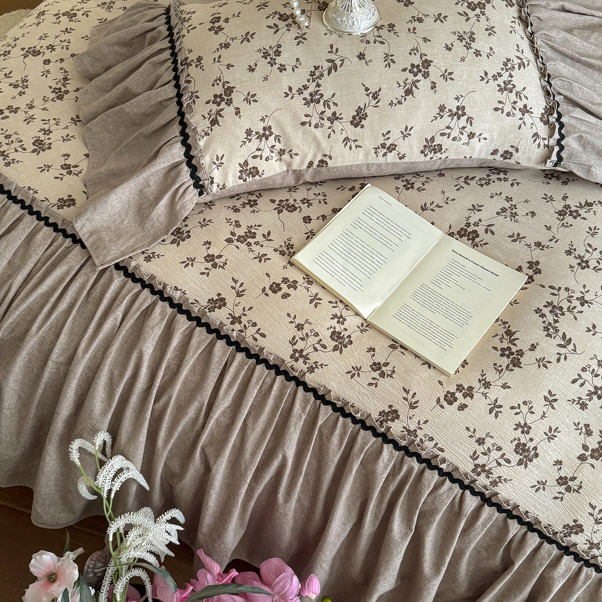 91家纺网 家纺一手货源 找家纺 富米莱（原臻工厂） 2025新款法式复古水洗亚麻花边高端床盖床单四件套 法式-一路生花