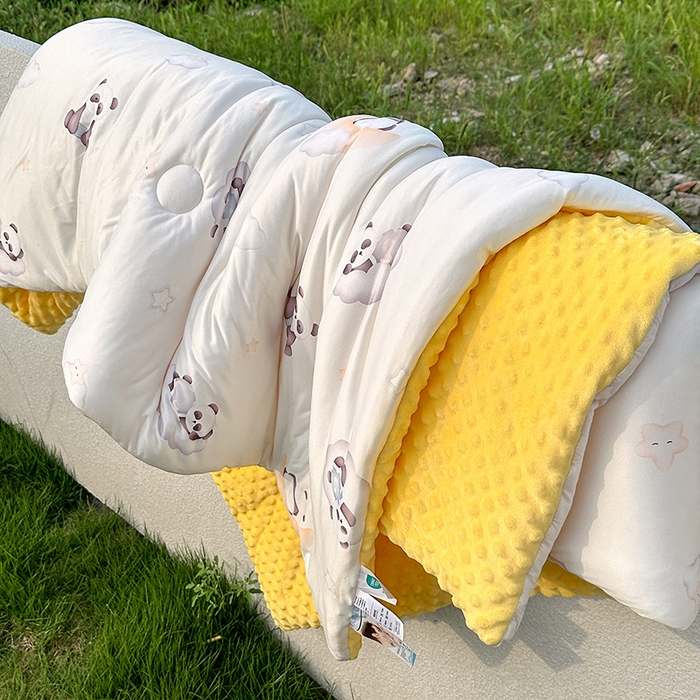 91家纺网 家纺一手货源 找家纺 小芽家居 2025新款儿童豆豆被被子被芯 熊猫乐园-白