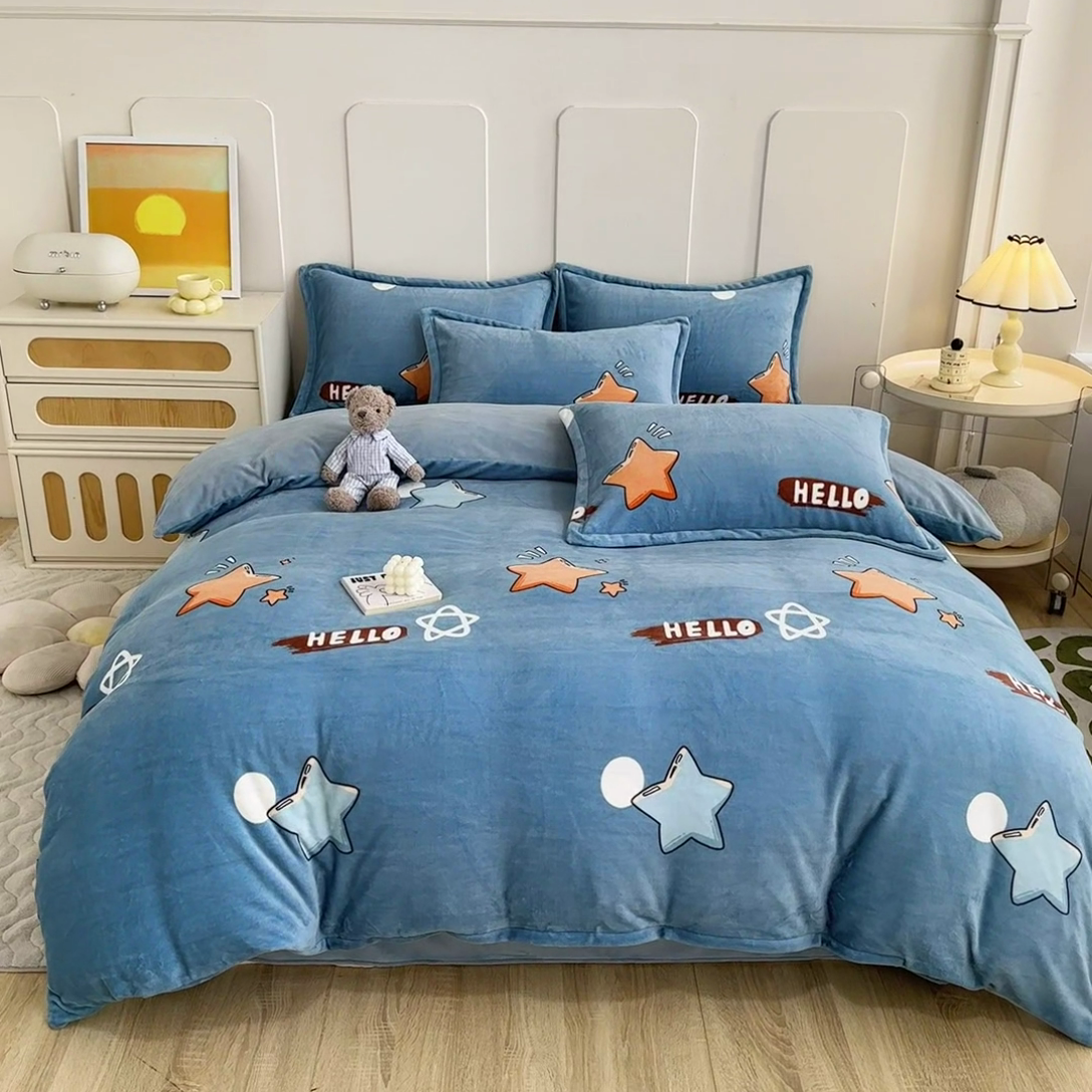 91家纺网 家纺一手货源 找家纺 家贝爱 2025新款A类牛奶绒印花四件套 星星乐园