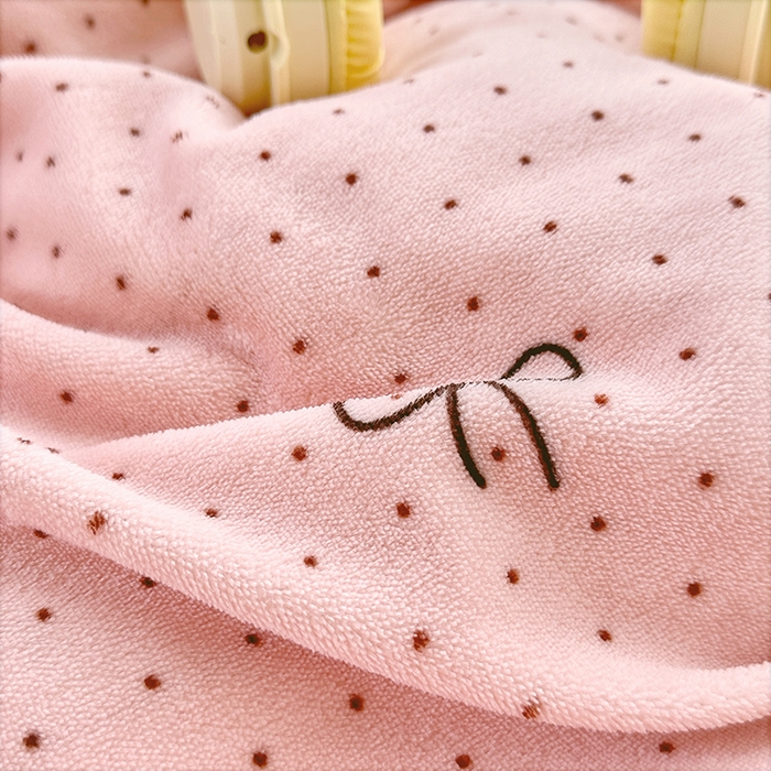 91家纺网 家纺一手货源 找家纺 家贝爱 2025新款A类牛奶绒印花四件套 波点蝴蝶结