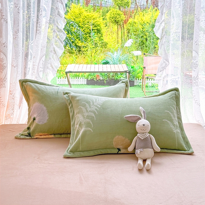 91家纺网 家纺一手货源 找家纺 家贝爱 2025新款A类牛奶绒印花四件套 摇曳生姿