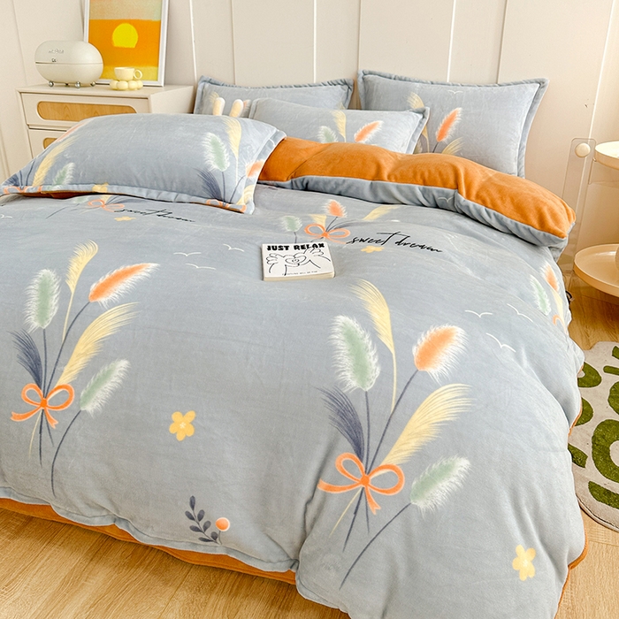 91家纺网 家纺一手货源 找家纺 家贝爱 2025新款A类牛奶绒印花四件套 情人草-灰