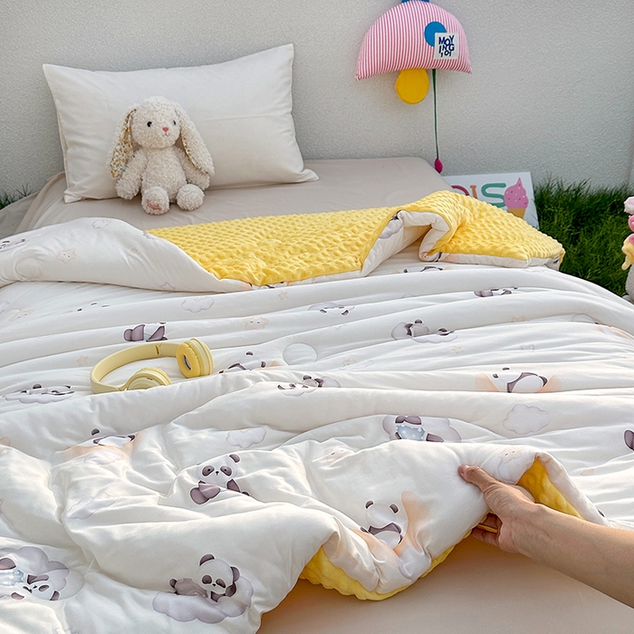 91家纺网 家纺一手货源 找家纺 小芽家居 2025新款儿童豆豆被被子被芯 熊猫乐园-白