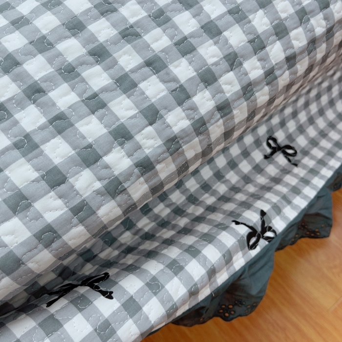 91家纺网 家纺一手货源 找家纺 暖居 2025新款纯棉绗缝夹棉榻榻米支持定制防滑全棉印花小碎花农村大炕盖三件套系列 灰格蝴蝶结