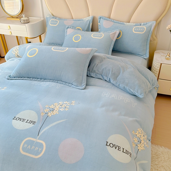 91家纺网 家纺一手货源 找家纺 家贝爱 2025新款A类牛奶绒印花四件套 浪漫国度