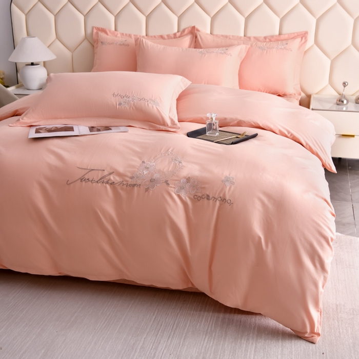 91家纺网 家纺一手货源 找家纺 江南春家纺 【柔-轻密】2025秋冬133x76高精密刺绣100%全棉四件套 【柔-轻密】春漫-果冻玉