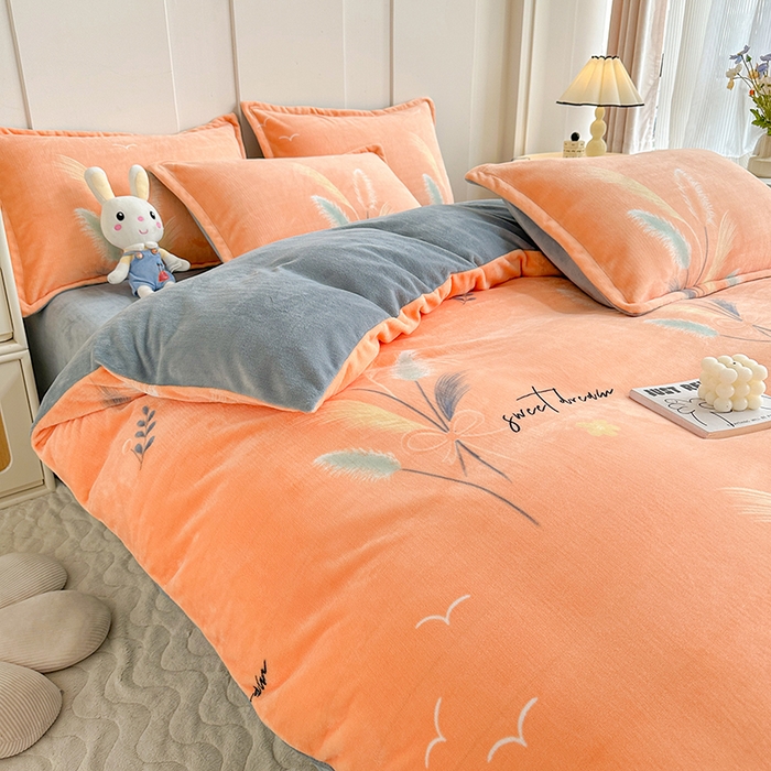 91家纺网 家纺一手货源 找家纺 家贝爱 2025新款A类牛奶绒印花四件套 情人草-桔