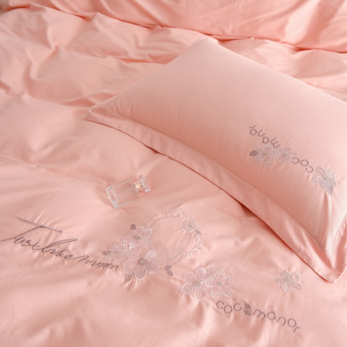 91家纺网 家纺一手货源 找家纺 江南春家纺 【柔-轻密】2025秋冬133x76高精密刺绣100%全棉四件套 【柔-轻密】春漫-果冻玉