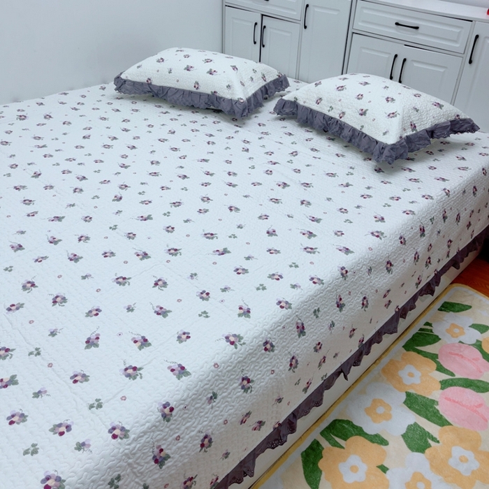 91家纺网 家纺一手货源 找家纺 暖居 2025新款纯棉绗缝夹棉榻榻米支持定制防滑全棉印花小碎花农村大炕盖三件套系列 葡萄紫色