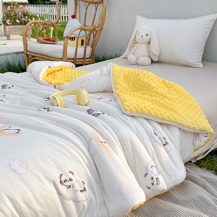 91家纺网 家纺一手货源 找家纺 小芽家居 2025新款儿童豆豆被被子被芯 熊猫乐园-白