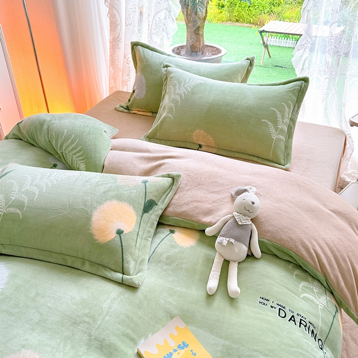 91家纺网 家纺一手货源 找家纺 家贝爱 2025新款A类牛奶绒印花四件套 摇曳生姿