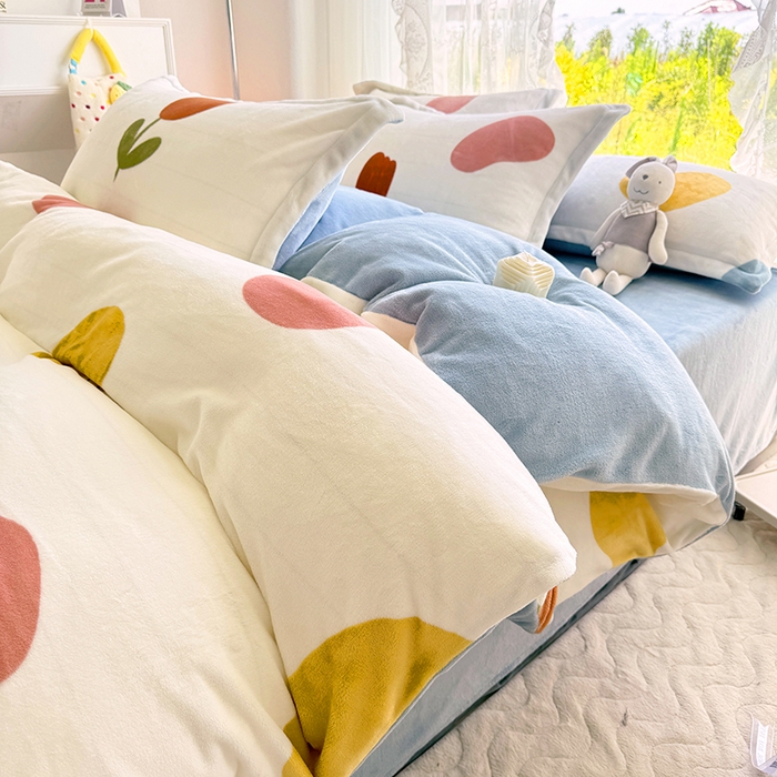 91家纺网 家纺一手货源 找家纺 家贝爱 2025新款A类牛奶绒印花四件套 满城春色