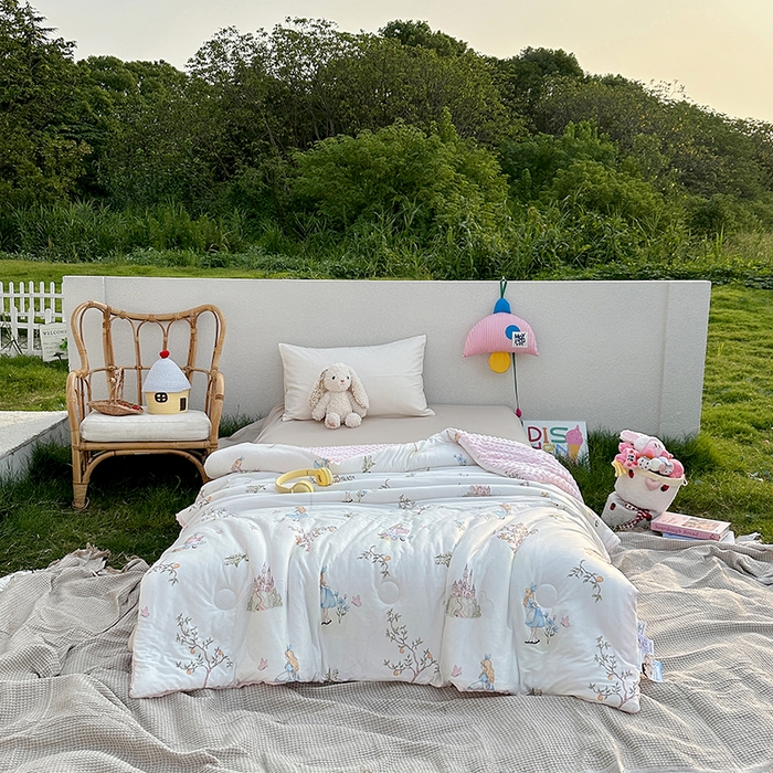 91家纺网 家纺一手货源 找家纺 小芽家居 2025新款儿童豆豆被被子被芯 仙踪漫游