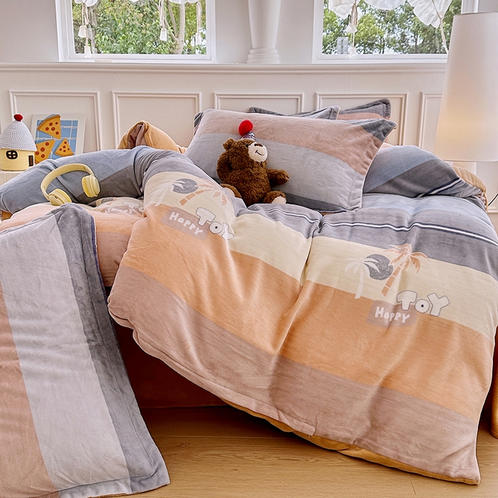 91家纺网 家纺一手货源 找家纺 家贝爱 2025新款A类牛奶绒印花四件套 欢乐之旅