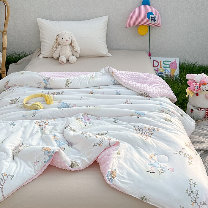 91家纺网 家纺一手货源 找家纺 小芽家居 2025新款儿童豆豆被被子被芯 仙踪漫游