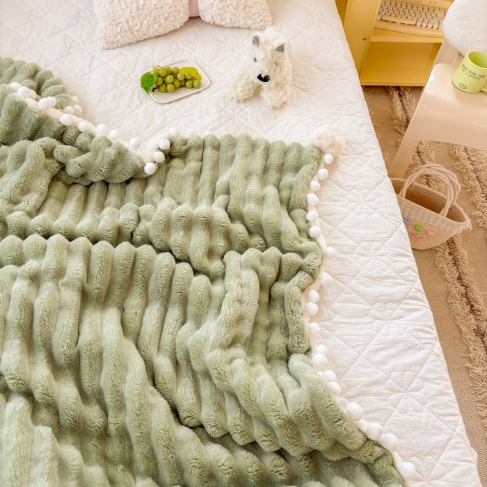 91家纺网 家纺一手货源 找家纺 （总）潮邦创意家居 2025新款宽条球毯大抽条配羊羔绒立体工艺绒毯毛毯盖毯