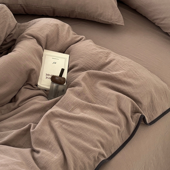 91家纺网 家纺一手货源 找家纺 FORTWO家纺原创设计（FOR TWO家纺） 2025新款双层纱撞色包边蝴蝶结款四件套-海盐 海盐-黑巧