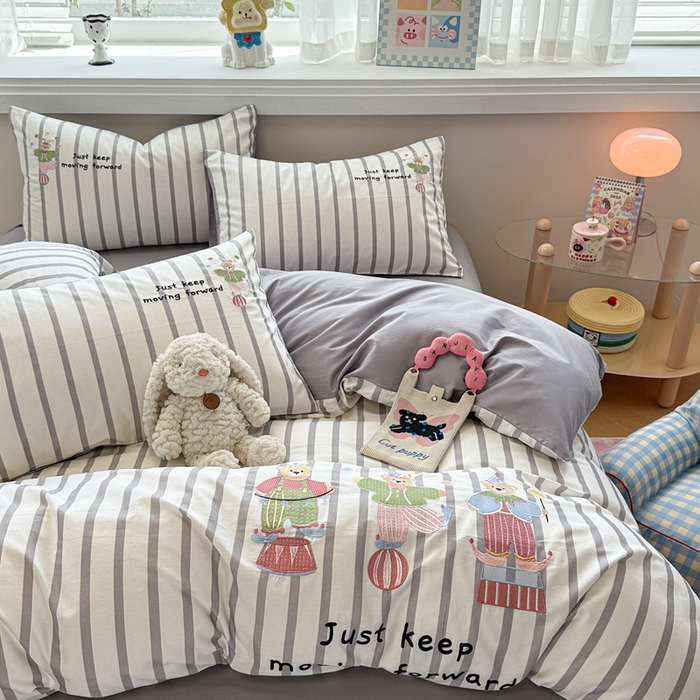 91家纺网 家纺一手货源 找家纺 慕尚家纺 2025新款全棉印花毛巾绣工艺款四件套 熊熊马戏团