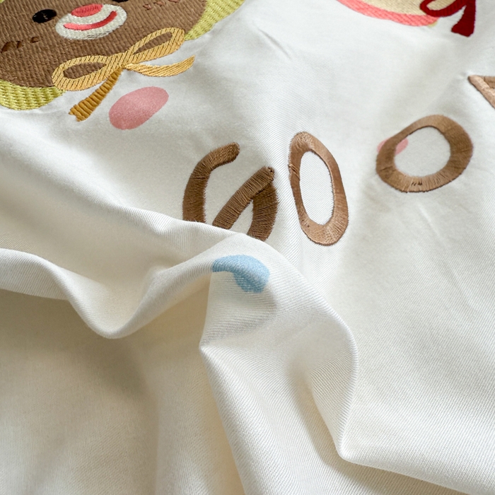 91家纺网 家纺一手货源 找家纺 慕尚家纺 2025新款全棉印花毛巾绣工艺款四件套 钟情与你