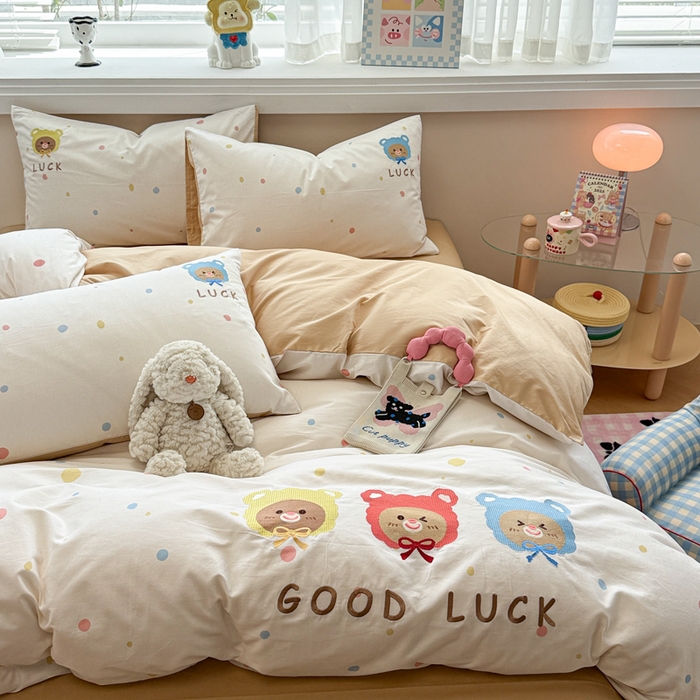 91家纺网 家纺一手货源 找家纺 慕尚家纺 2025新款全棉印花毛巾绣工艺款四件套 钟情与你