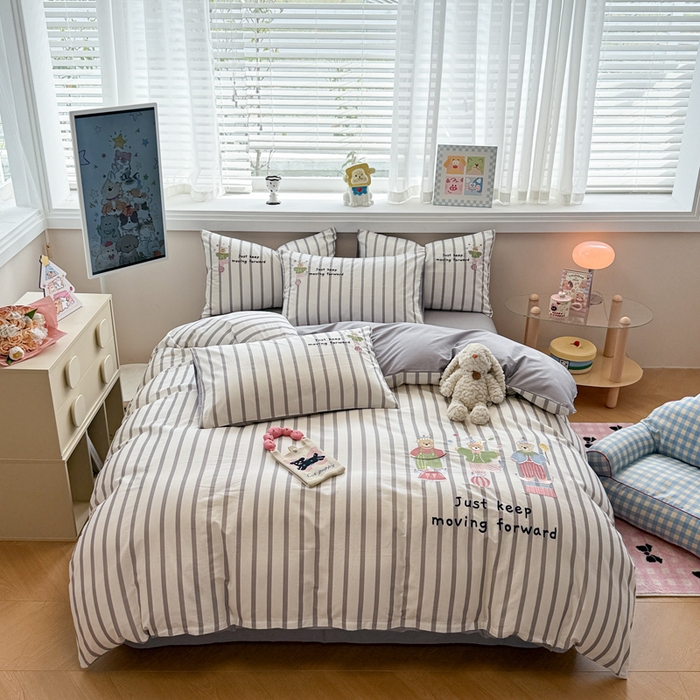 91家纺网 家纺一手货源 找家纺 慕尚家纺 2025新款全棉印花毛巾绣工艺款四件套 熊熊马戏团