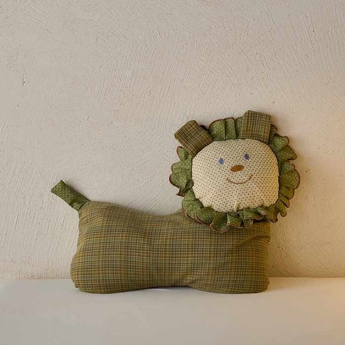 91家纺网 家纺一手货源 找家纺 （总）明星枕业 2025新款纯棉儿童卡通小狮子荞麦壳枕学生枕芯便携办公室沙发午睡枕枕头