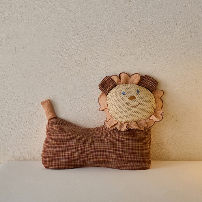 91家纺网 家纺一手货源 找家纺 （总）明星枕业 2025新款纯棉儿童卡通小狮子荞麦壳枕学生枕芯便携办公室沙发午睡枕枕头