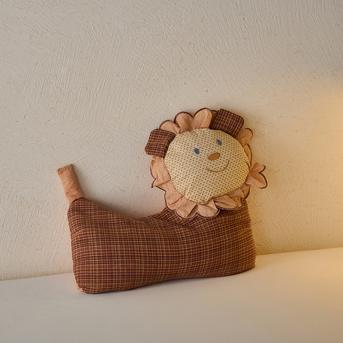 91家纺网 家纺一手货源 找家纺 （总）明星枕业 2025新款纯棉儿童卡通小狮子荞麦壳枕学生枕芯便携办公室沙发午睡枕枕头