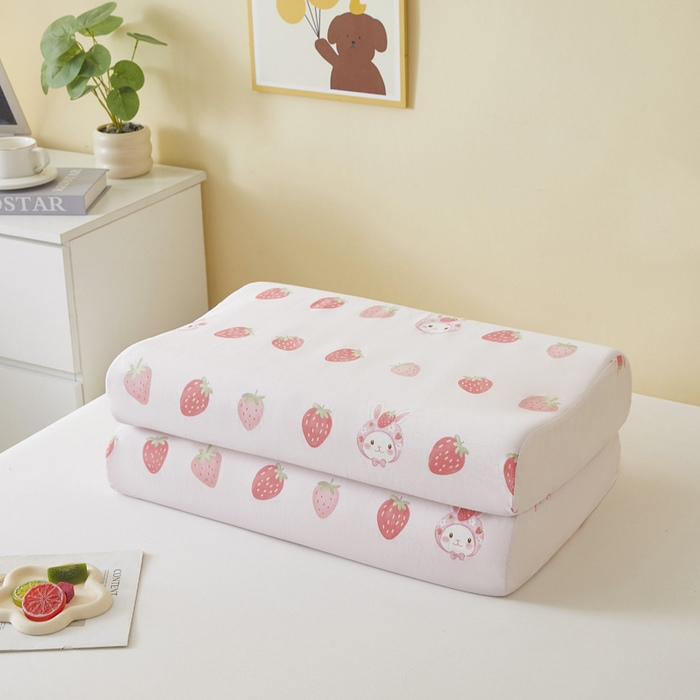 91家纺网 家纺一手货源 找家纺 翎盈家纺 2025款ins风小清新卡通多规格纯棉乳胶枕专用枕套全棉枕头套 草莓兔兔