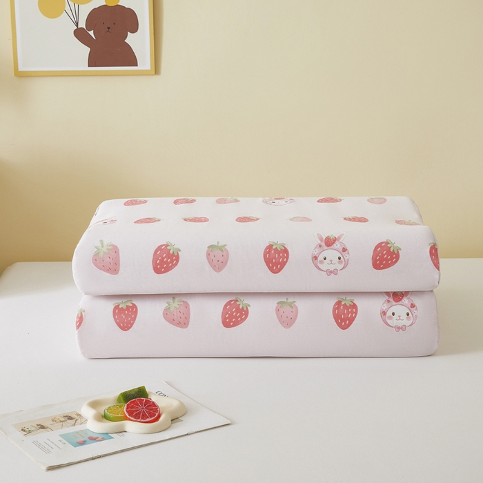 91家纺网 家纺一手货源 找家纺 翎盈家纺 2025款ins风小清新卡通多规格纯棉乳胶枕专用枕套全棉枕头套 草莓兔兔