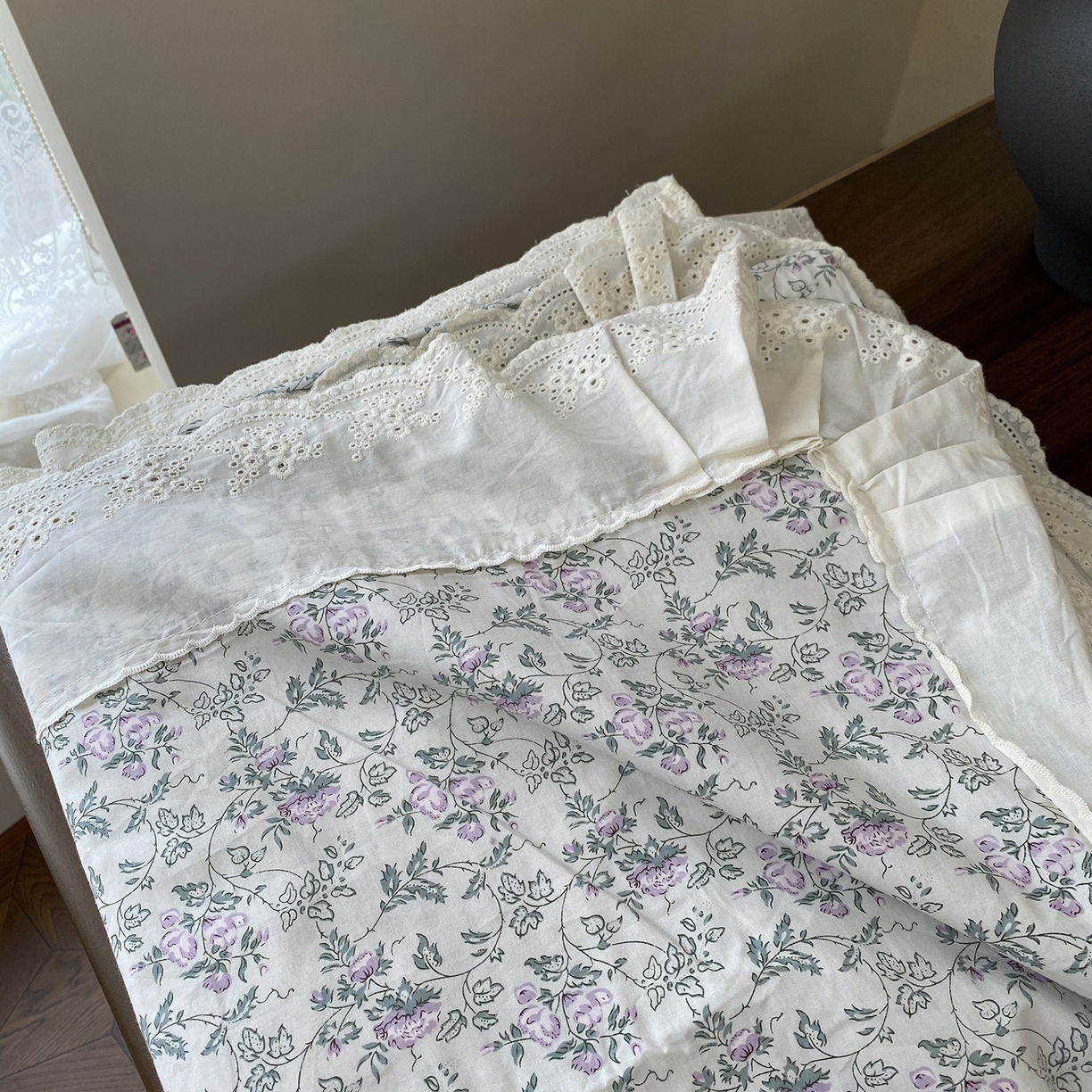 91家纺网 家纺一手货源 找家纺 奈萝家纺 2025新款13372全棉法式大花边床盖被套四件套 艾薇