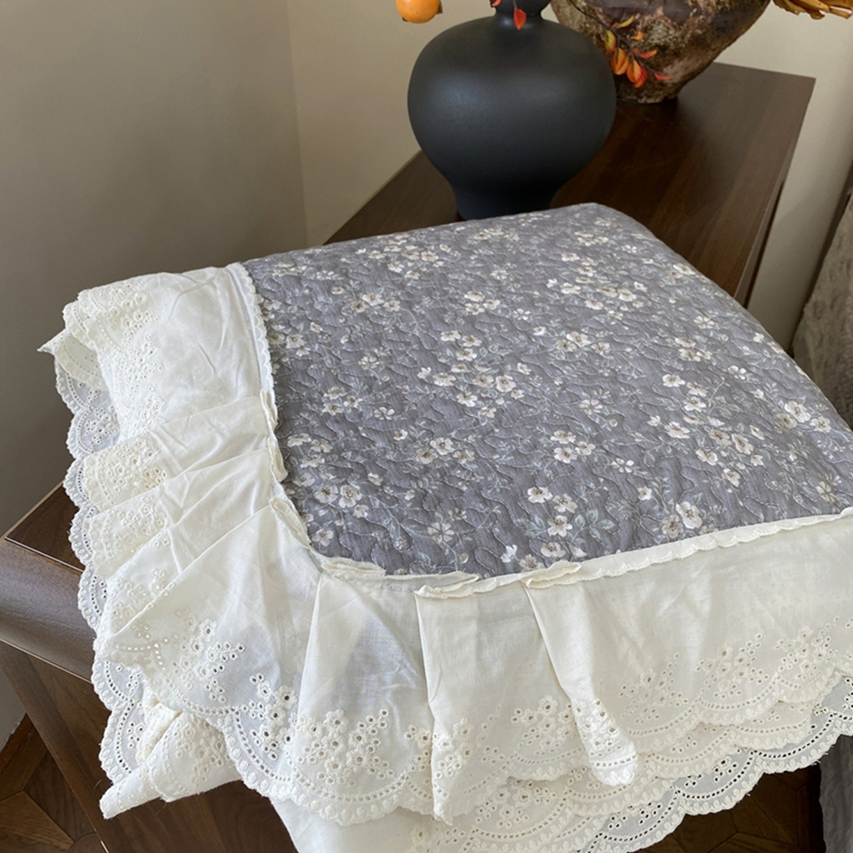 91家纺网 家纺一手货源 找家纺 奈萝家纺 2025新款13372全棉法式大花边床盖被套四件套 塞纳河畔