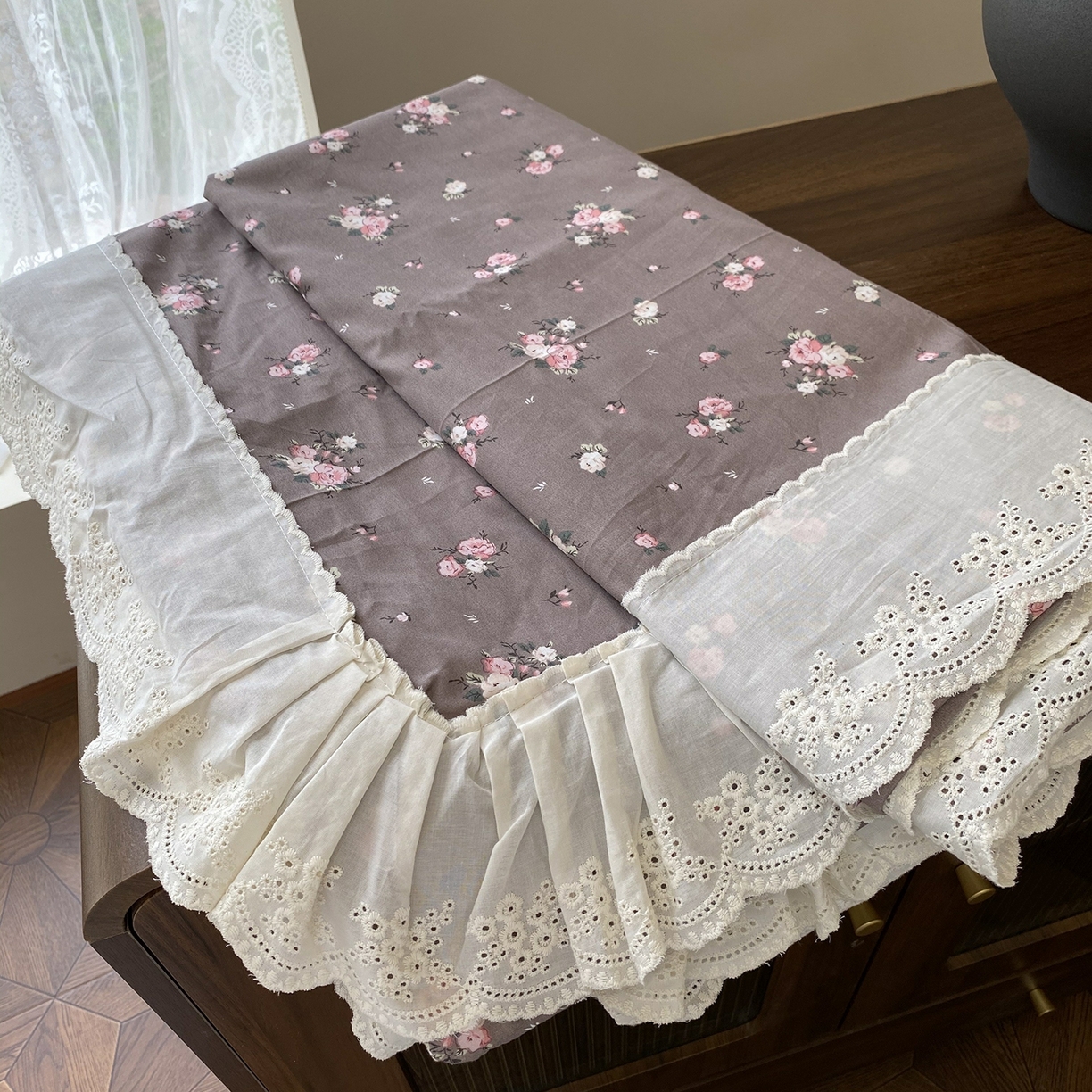 91家纺网 家纺一手货源 找家纺 奈萝家纺 2025新款13372全棉法式大花边床盖被套四件套 米雅