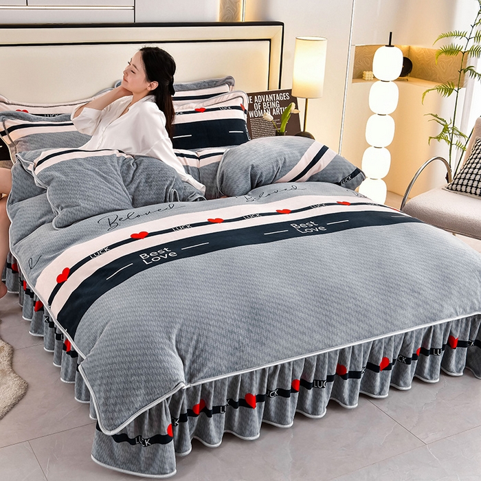 91家纺网 家纺一手货源 找家纺 （总） 妮恒美 2025新款牛奶绒印花床裙款四件套法莱绒四件套珊瑚金貂绒四件套