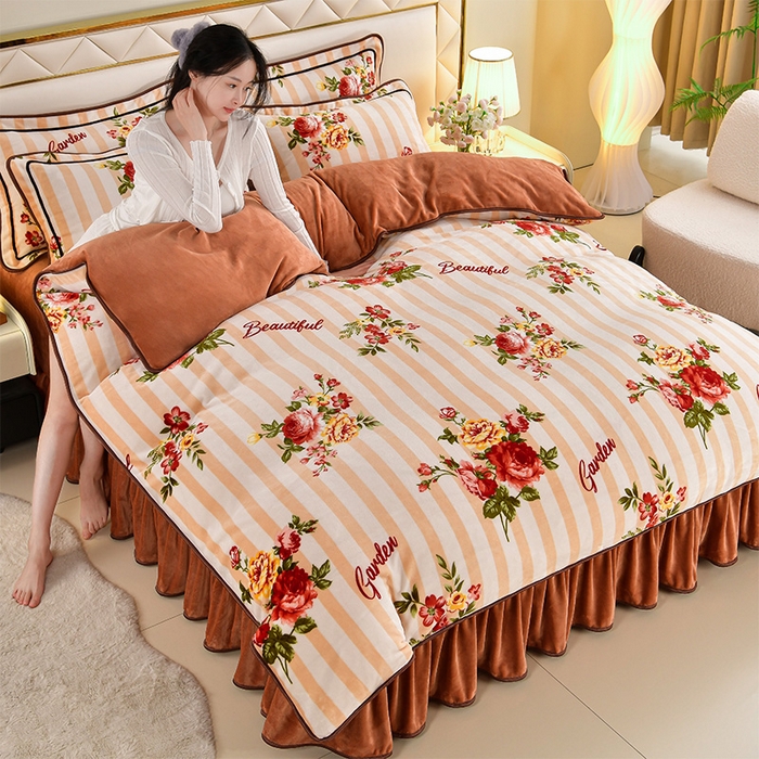 91家纺网 家纺一手货源 找家纺 （总） 妮恒美 2025新款牛奶绒印花床裙款四件套法莱绒四件套珊瑚金貂绒四件套