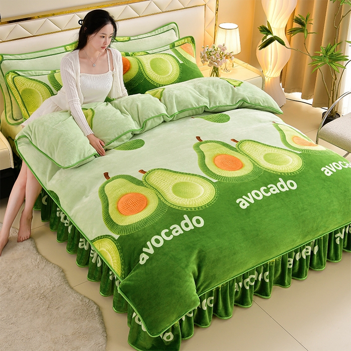 91家纺网 家纺一手货源 找家纺 （总） 妮恒美 2025新款牛奶绒印花床裙款四件套法莱绒四件套珊瑚金貂绒四件套