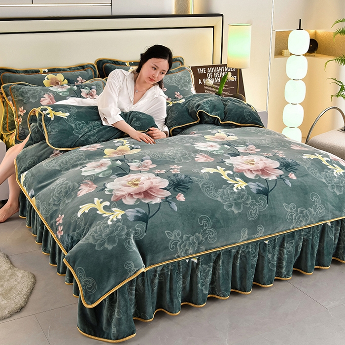 91家纺网 家纺一手货源 找家纺 （总） 妮恒美 2025新款牛奶绒印花床裙款四件套法莱绒四件套珊瑚金貂绒四件套