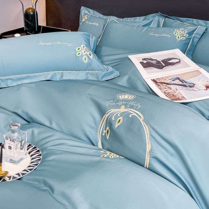 91家纺网 家纺一手货源 找家纺 艾迪尚家纺 2025新款120支刺绣长绒棉四六件套（新拍）-四六件套 孔雀-宾利蓝