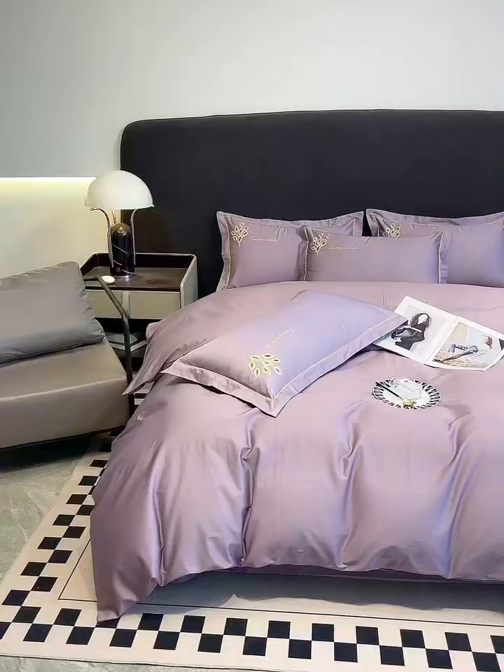 91家纺网 家纺一手货源 找家纺 艾迪尚家纺 2025新款120支刺绣长绒棉四六件套（新拍）-四六件套 孔雀-罗兰紫