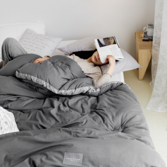 91家纺网 家纺一手货源 找家纺 VIP被业 2025新款新疆棉花千鸟格立体秋冬被全棉水洗棉被子被芯 烫金灰