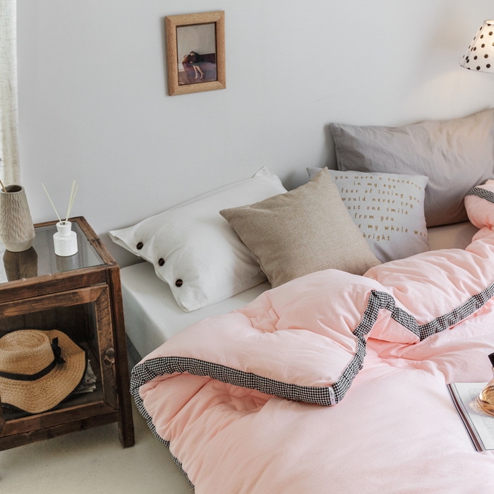 91家纺网 家纺一手货源 找家纺 VIP被业 2025新款新疆棉花千鸟格立体秋冬被全棉水洗棉被子被芯 胭脂粉