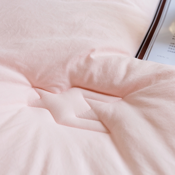 91家纺网 家纺一手货源 找家纺 VIP被业 2025新款新疆棉花千鸟格立体秋冬被全棉水洗棉被子被芯 胭脂粉