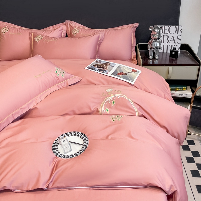 91家纺网 家纺一手货源 找家纺 艾迪尚家纺 2025新款120支刺绣长绒棉四六件套（新拍）-单被套 孔雀-胭脂红