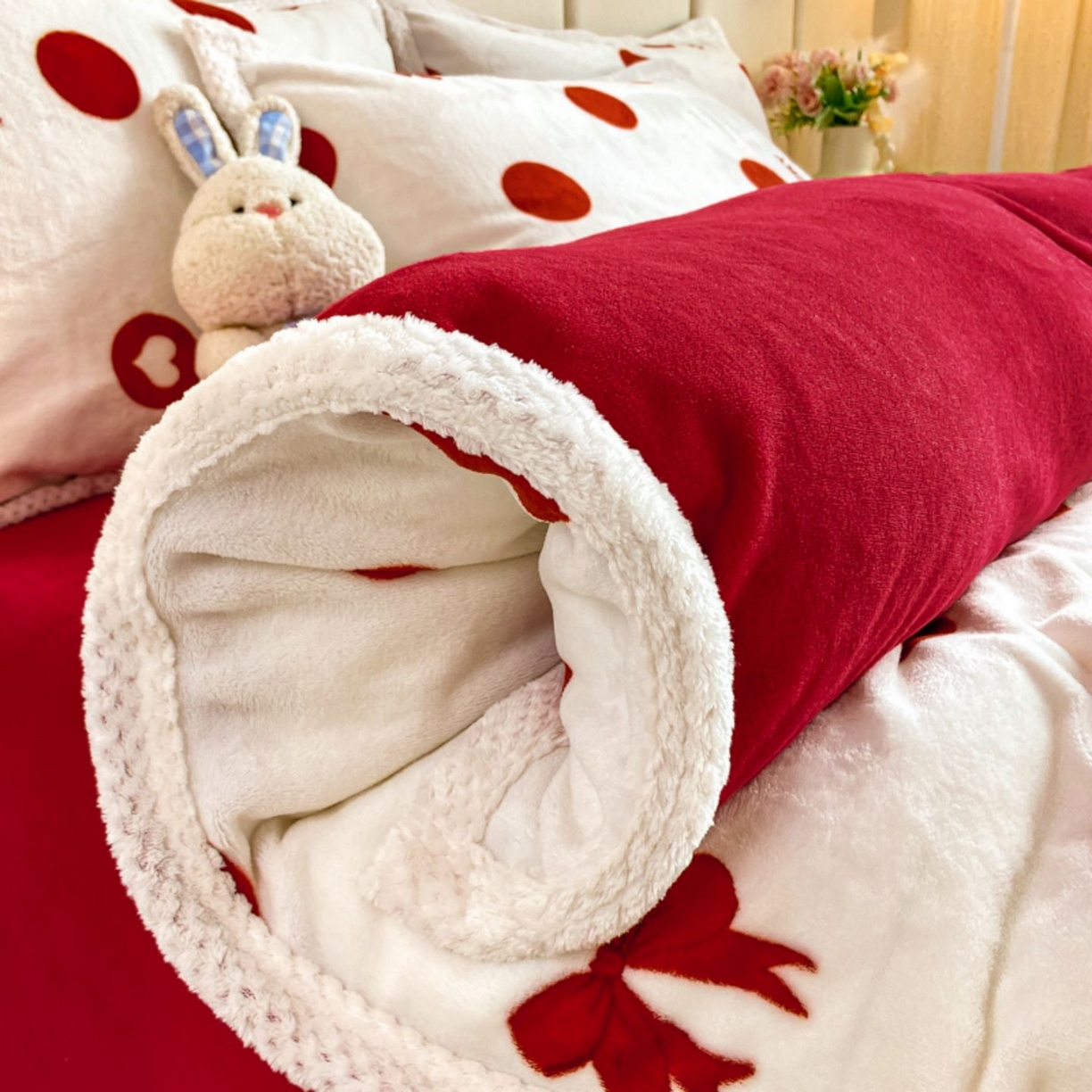 91家纺网 家纺一手货源 找家纺 （总）阿亮家纺 2025新款高克重大包边菠萝格牛奶绒活性印染四件套