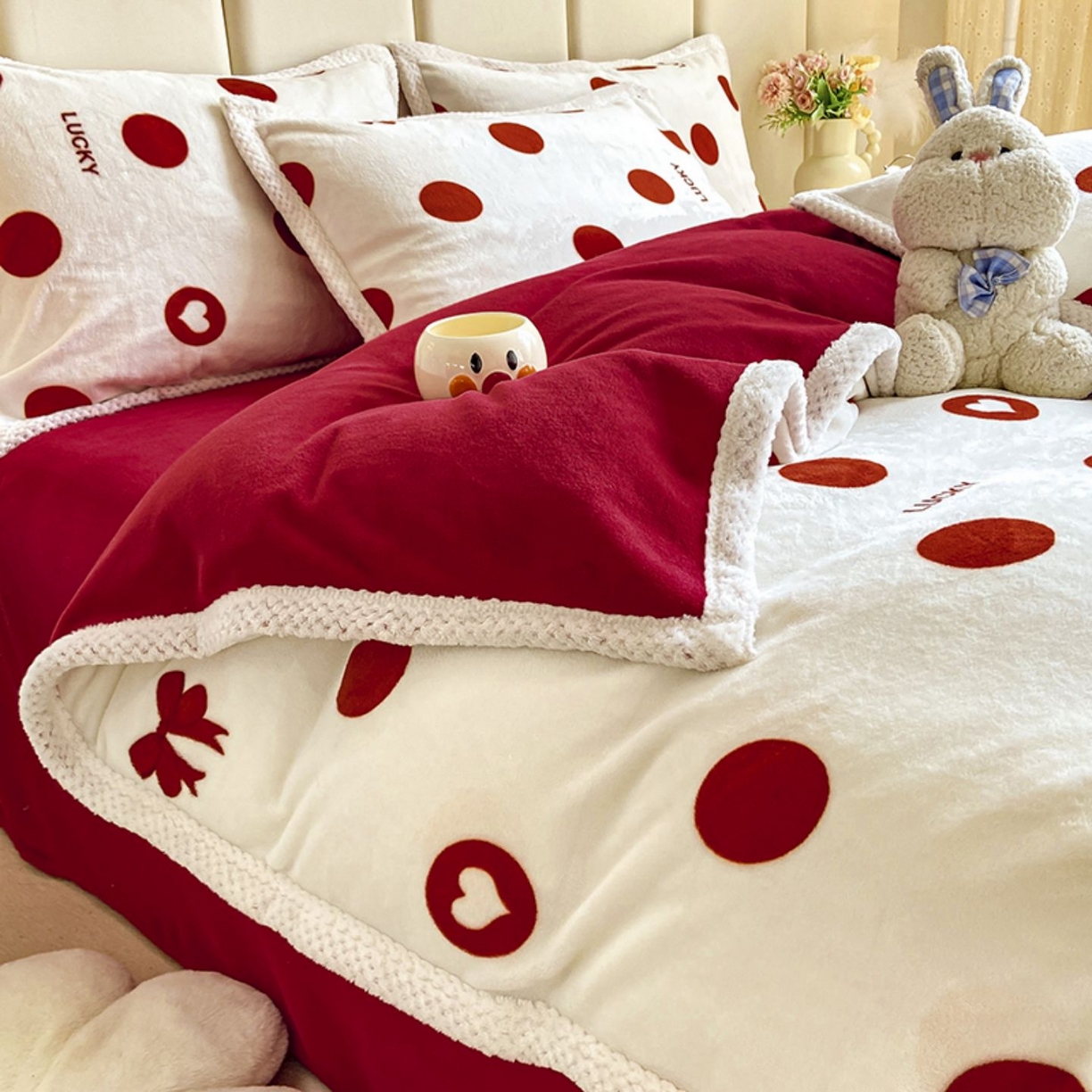 91家纺网 家纺一手货源 找家纺 （总）阿亮家纺 2025新款高克重大包边菠萝格牛奶绒活性印染四件套