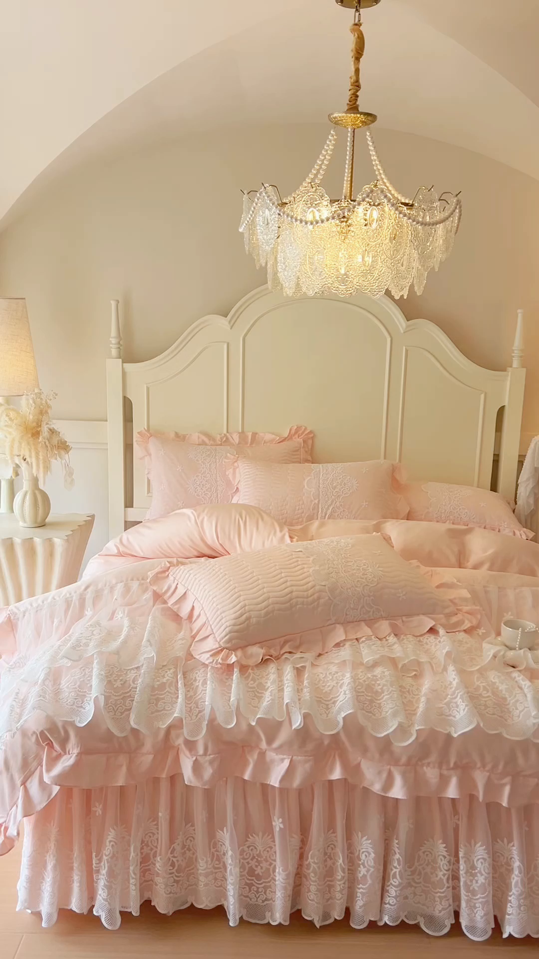 91家纺网 家纺一手货源 找家纺 恋尚 2025新款60S贡缎长绒棉全棉纯棉拉链可拆卸床笠款床裙四件套-曼莉系列 曼莉-梦幻粉